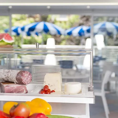 מלון דירות Princess 4*